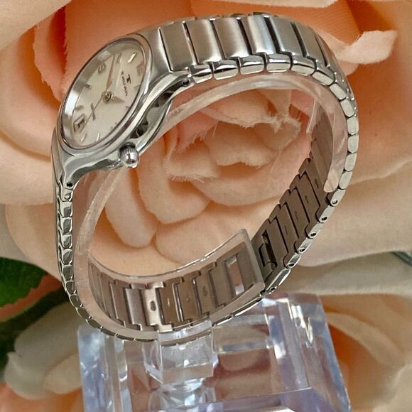 Tavan Swiss Quartz Stainless Steel Watch Mother of Pearl Dial - Picture 6 of 16